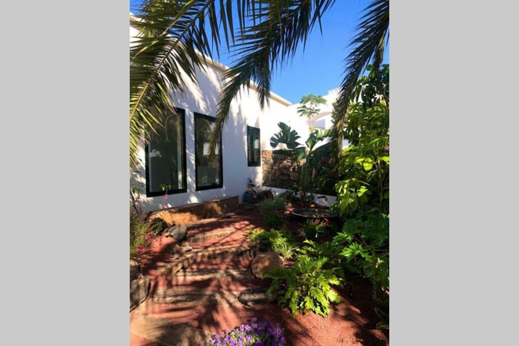 Unique, Stylish & Calm El Estanque By The Sea, Adults Only Costa Teguise Exterior foto